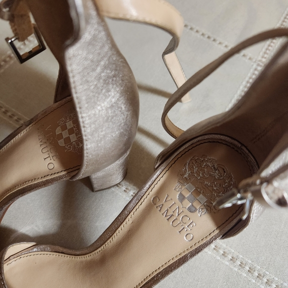 Vince Camuto size 8.5 - Picture 2 of 6